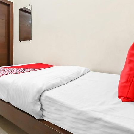 Oyo 49672 Hotel Galaxy Moradabad Exterior foto