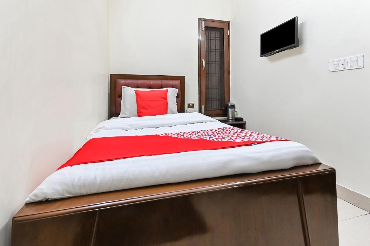 Oyo 49672 Hotel Galaxy Moradabad Exterior foto